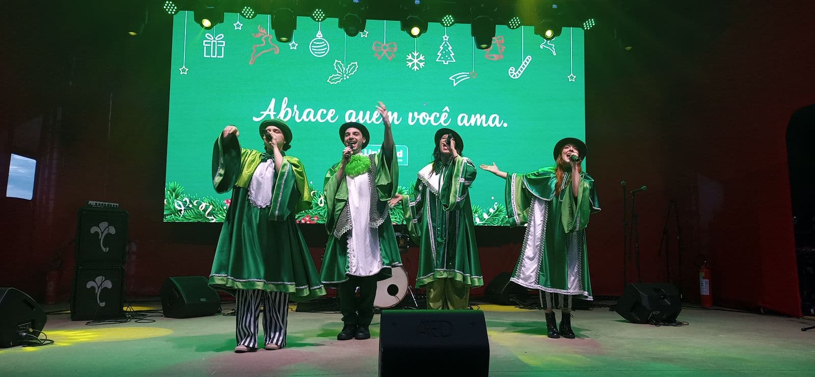 Ceará Natal de Luz leva música, teatro e homenagem a Fausto Nilo para a Praça Portugal